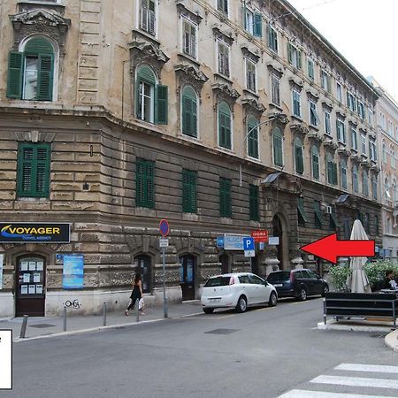 Apartment Dolac In Center Of Town Rijeka Bagian luar foto